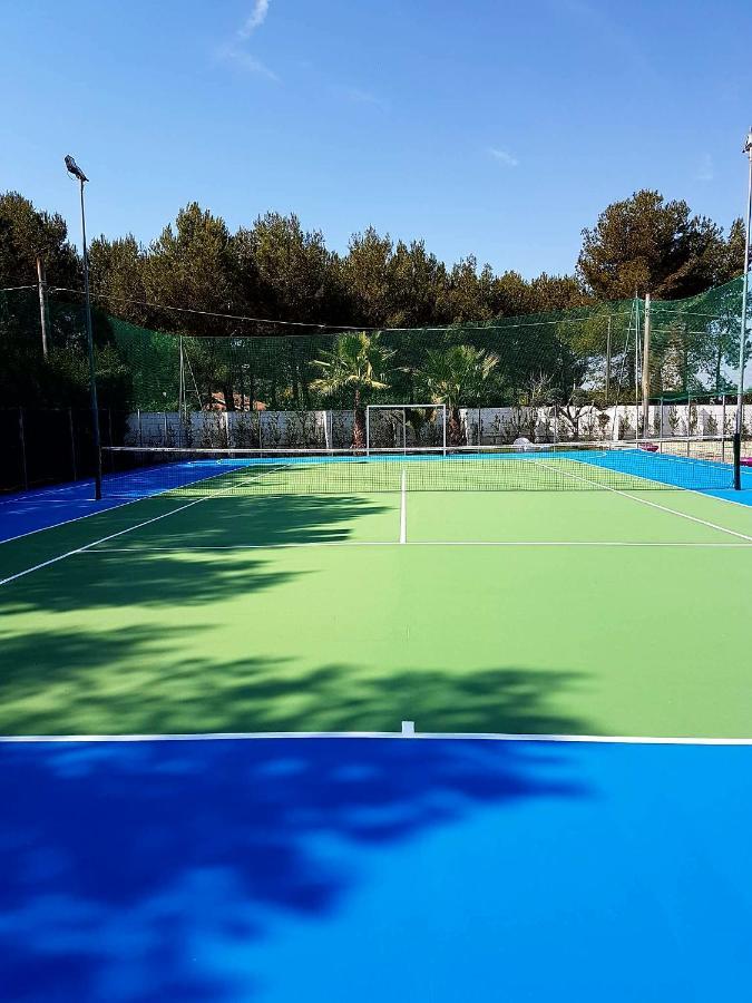 Villa Edda Heated Pool Галатина Екстериор снимка