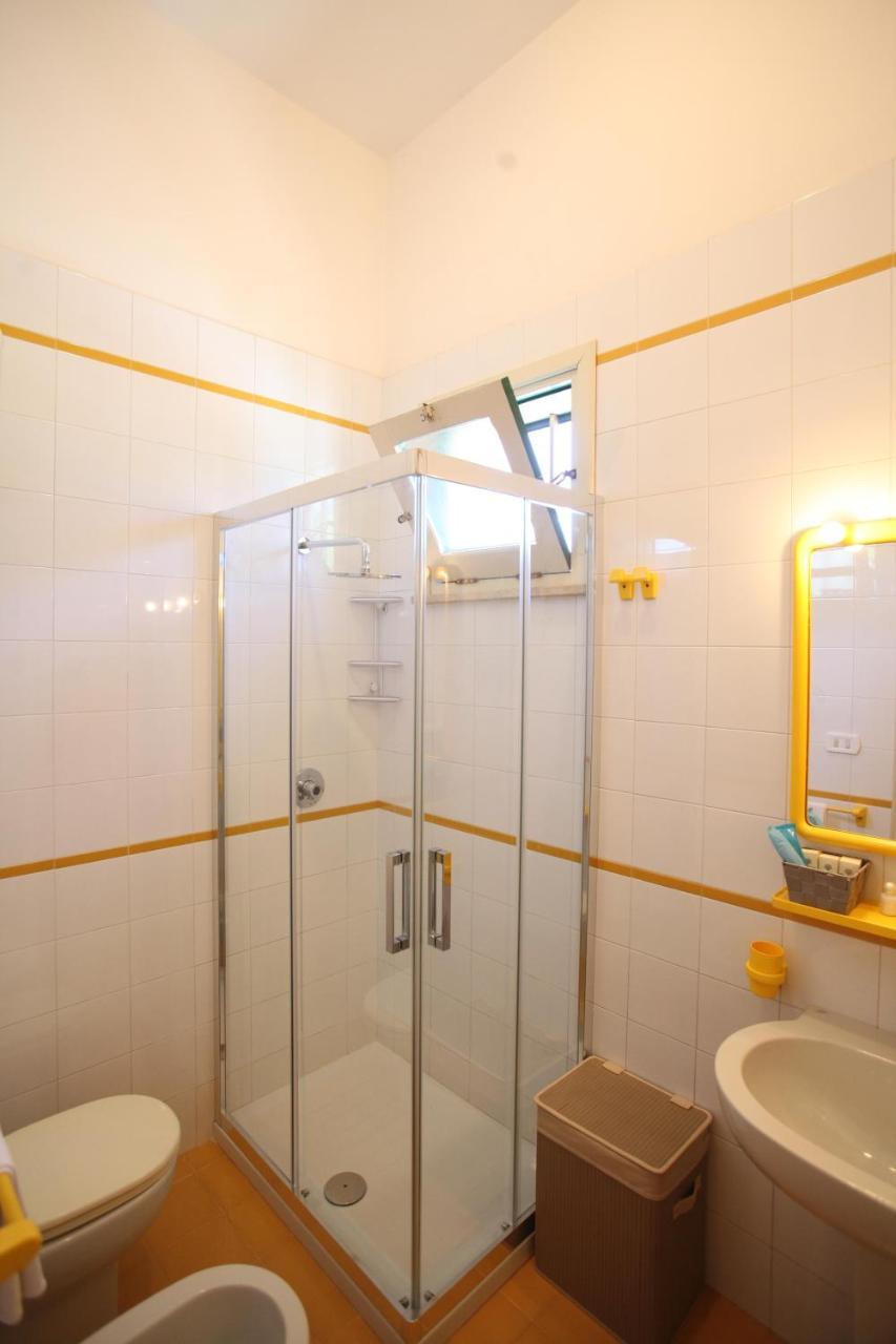 Villa Edda Heated Pool Галатина Стая снимка